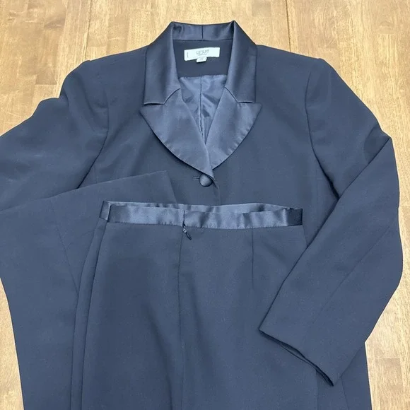 Le Suit satin blazer pant suit set women's 14P petite black 2 piece formal event - Picture 2 of 16